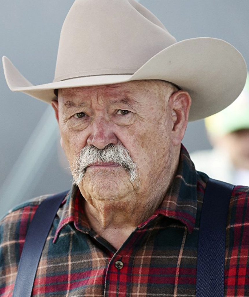 How tall is Barry Corbin?